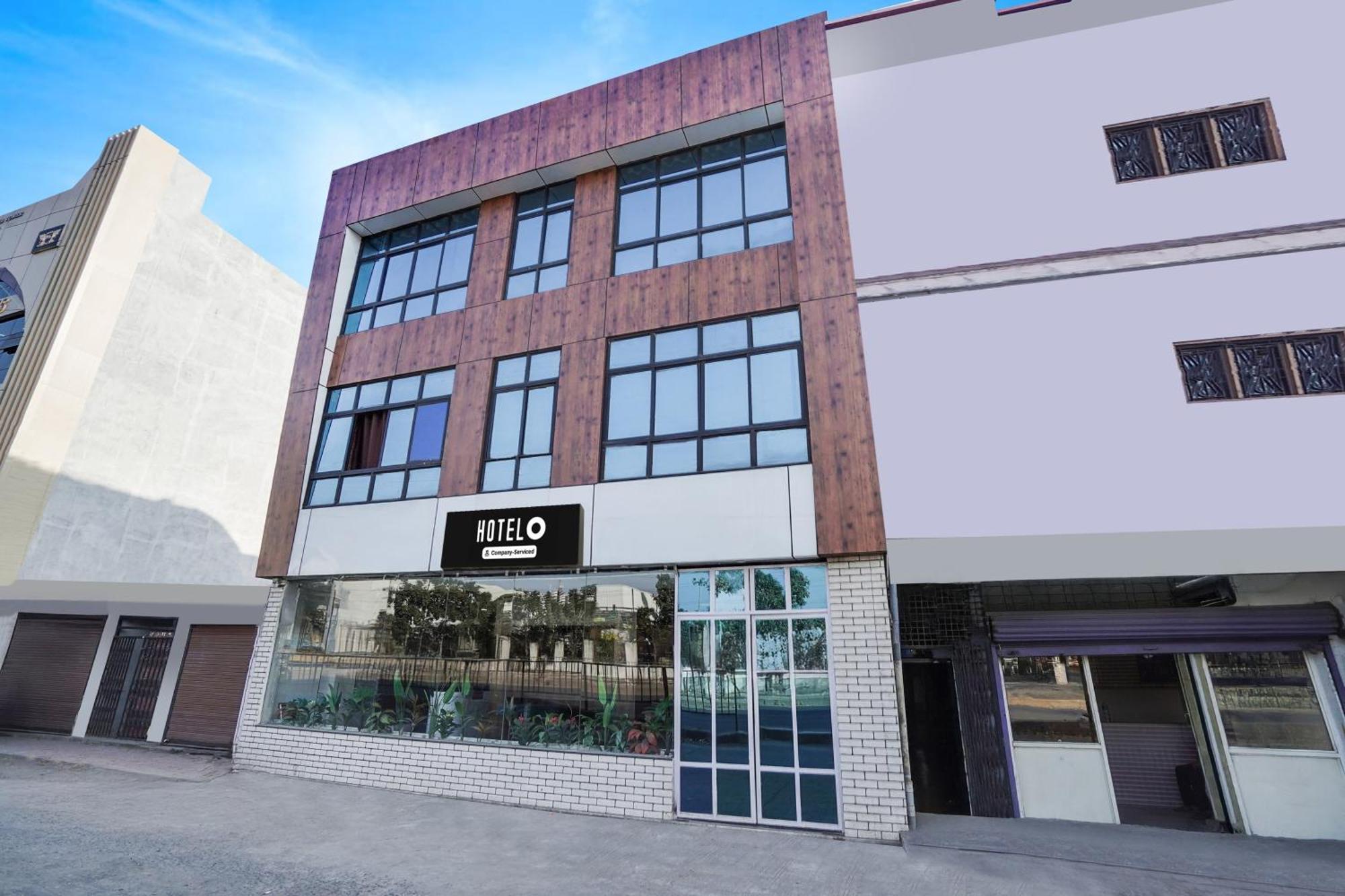 Super Hotel O Pithampur Formerly Ganga Residency Akolia المظهر الخارجي الصورة