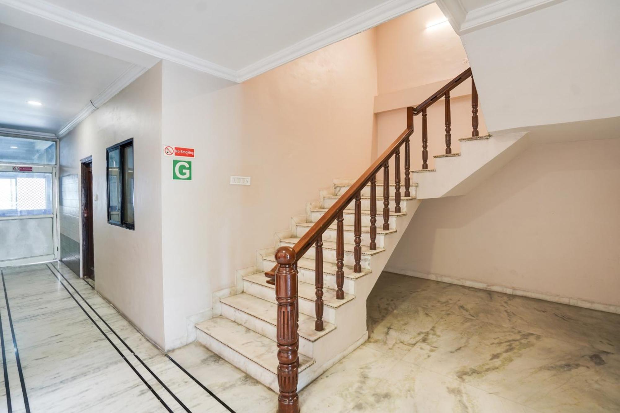 Super Hotel O Pithampur Formerly Ganga Residency Akolia المظهر الخارجي الصورة