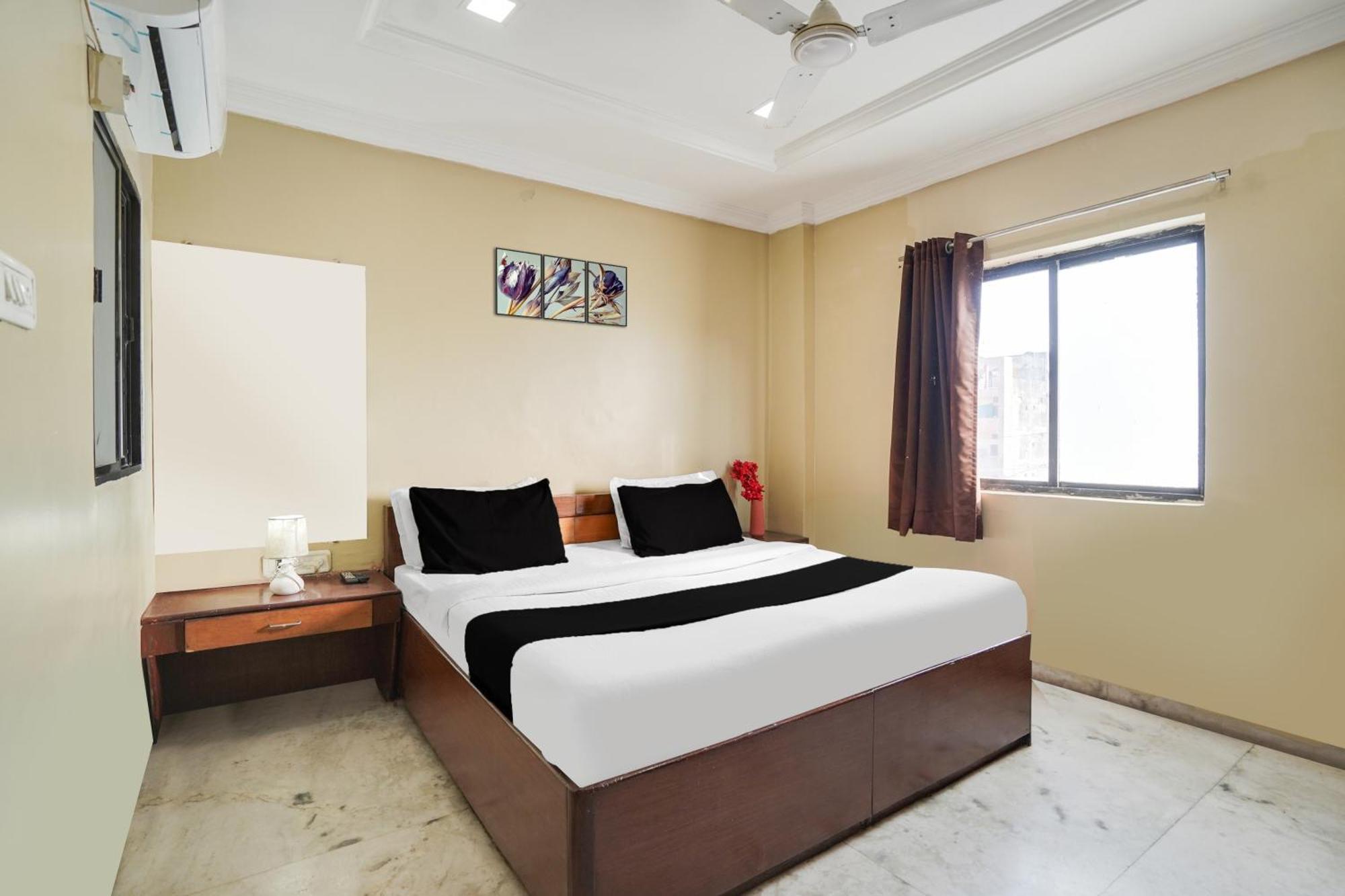 Super Hotel O Pithampur Formerly Ganga Residency Akolia المظهر الخارجي الصورة