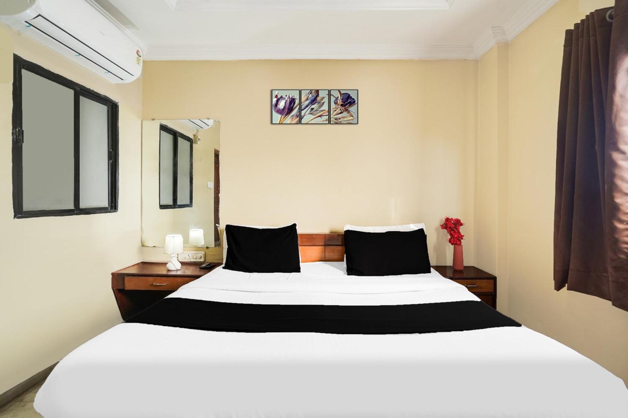 Super Hotel O Pithampur Formerly Ganga Residency Akolia المظهر الخارجي الصورة