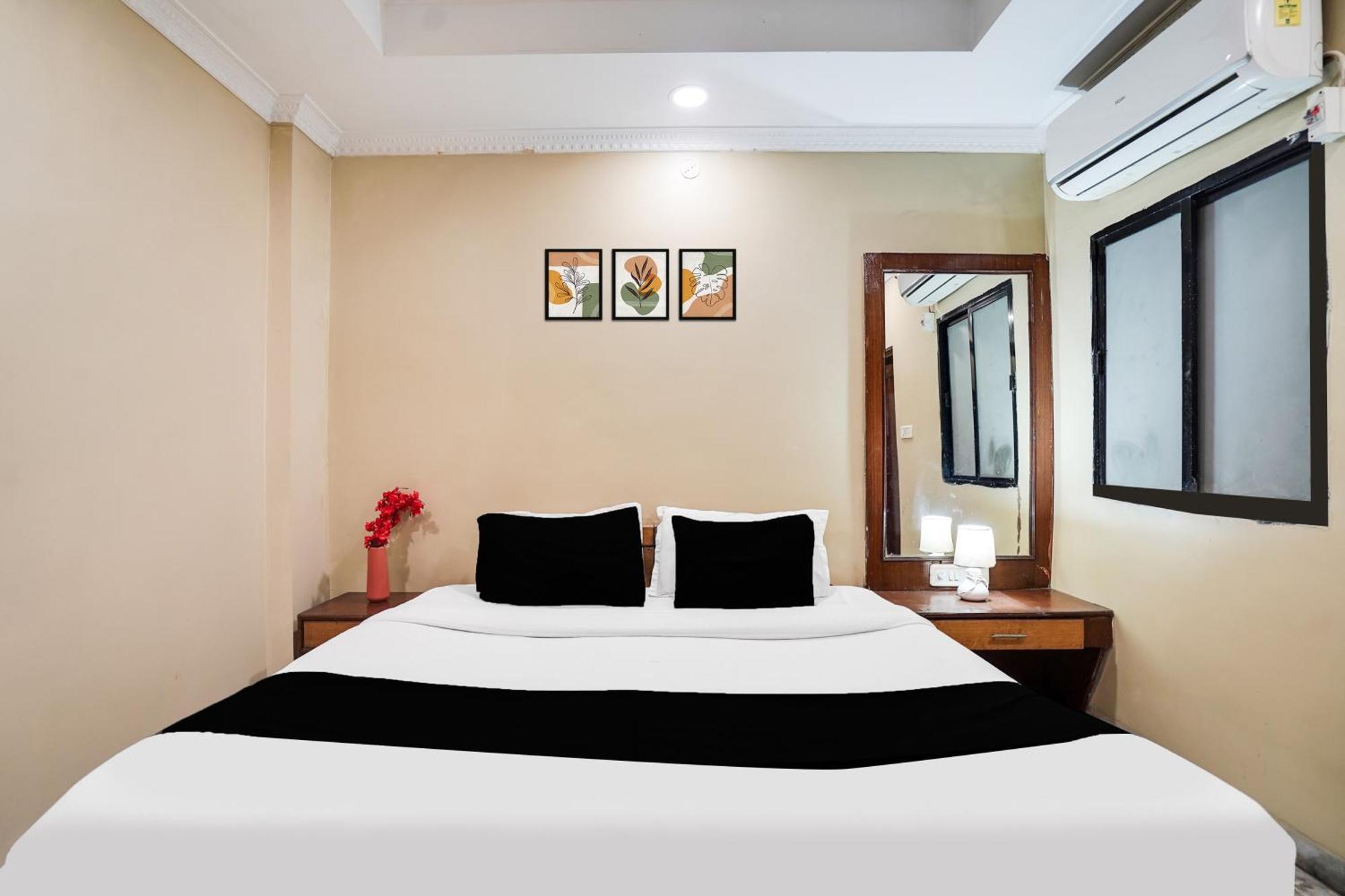Super Hotel O Pithampur Formerly Ganga Residency Akolia المظهر الخارجي الصورة