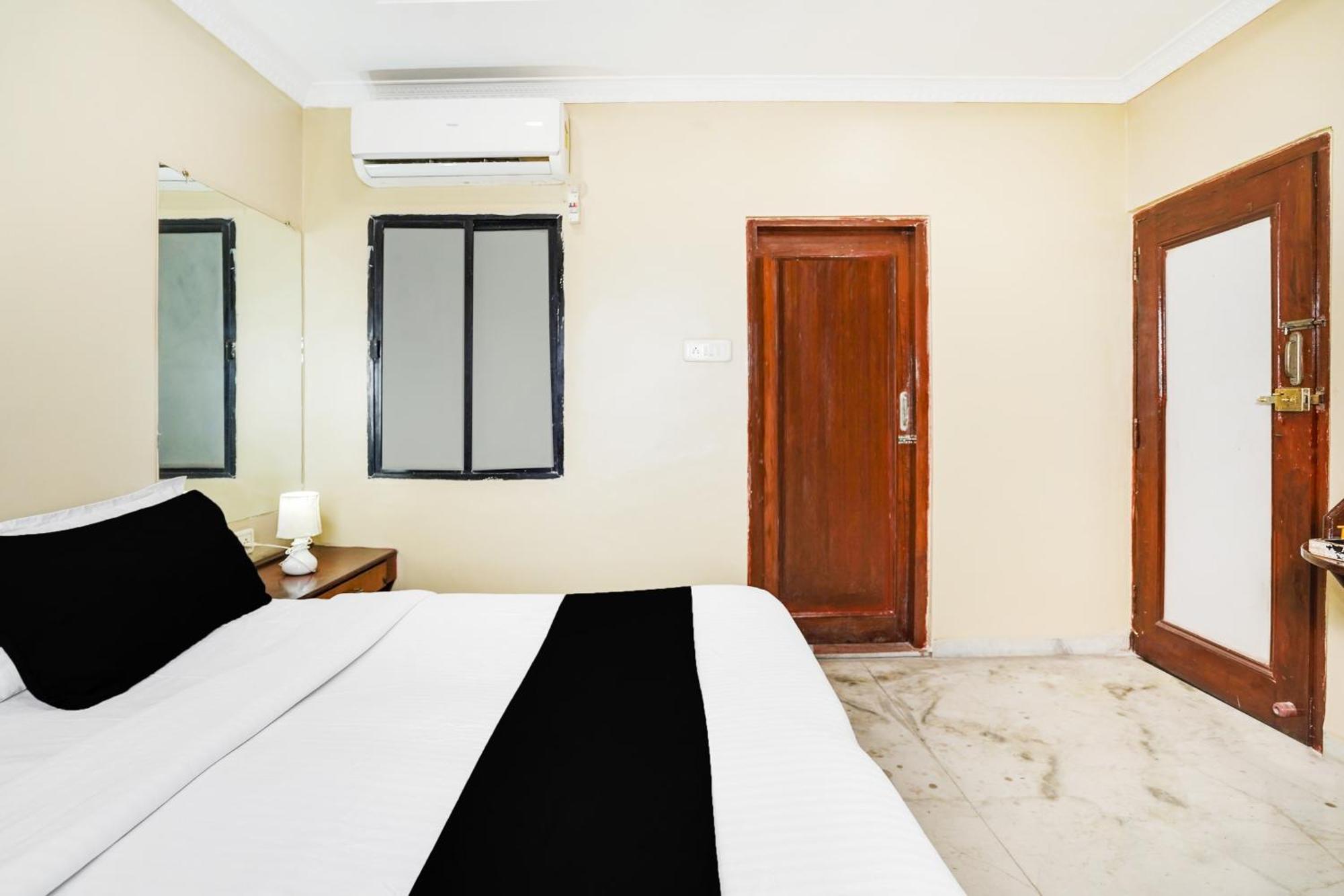 Super Hotel O Pithampur Formerly Ganga Residency Akolia المظهر الخارجي الصورة
