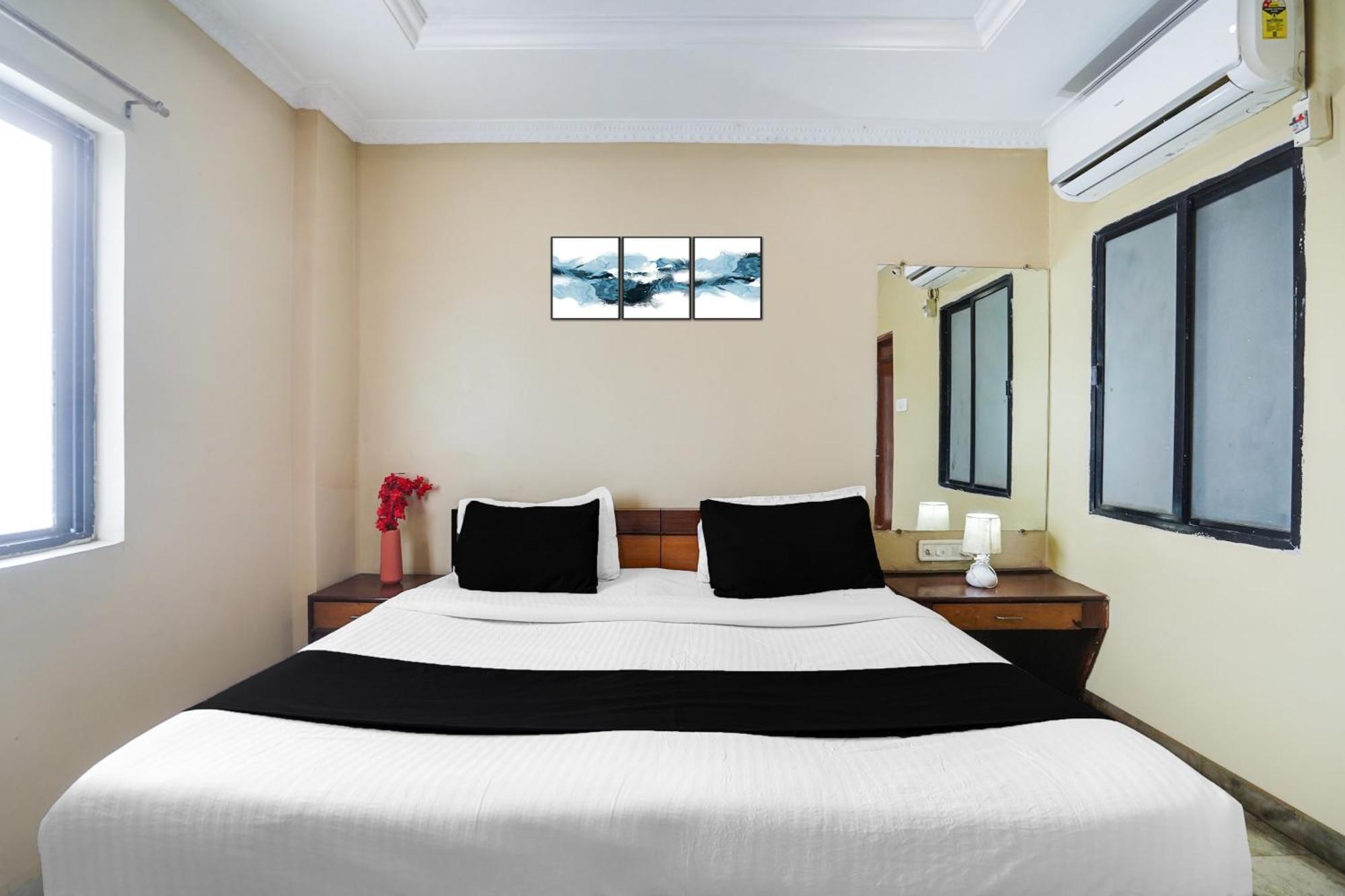 Super Hotel O Pithampur Formerly Ganga Residency Akolia المظهر الخارجي الصورة