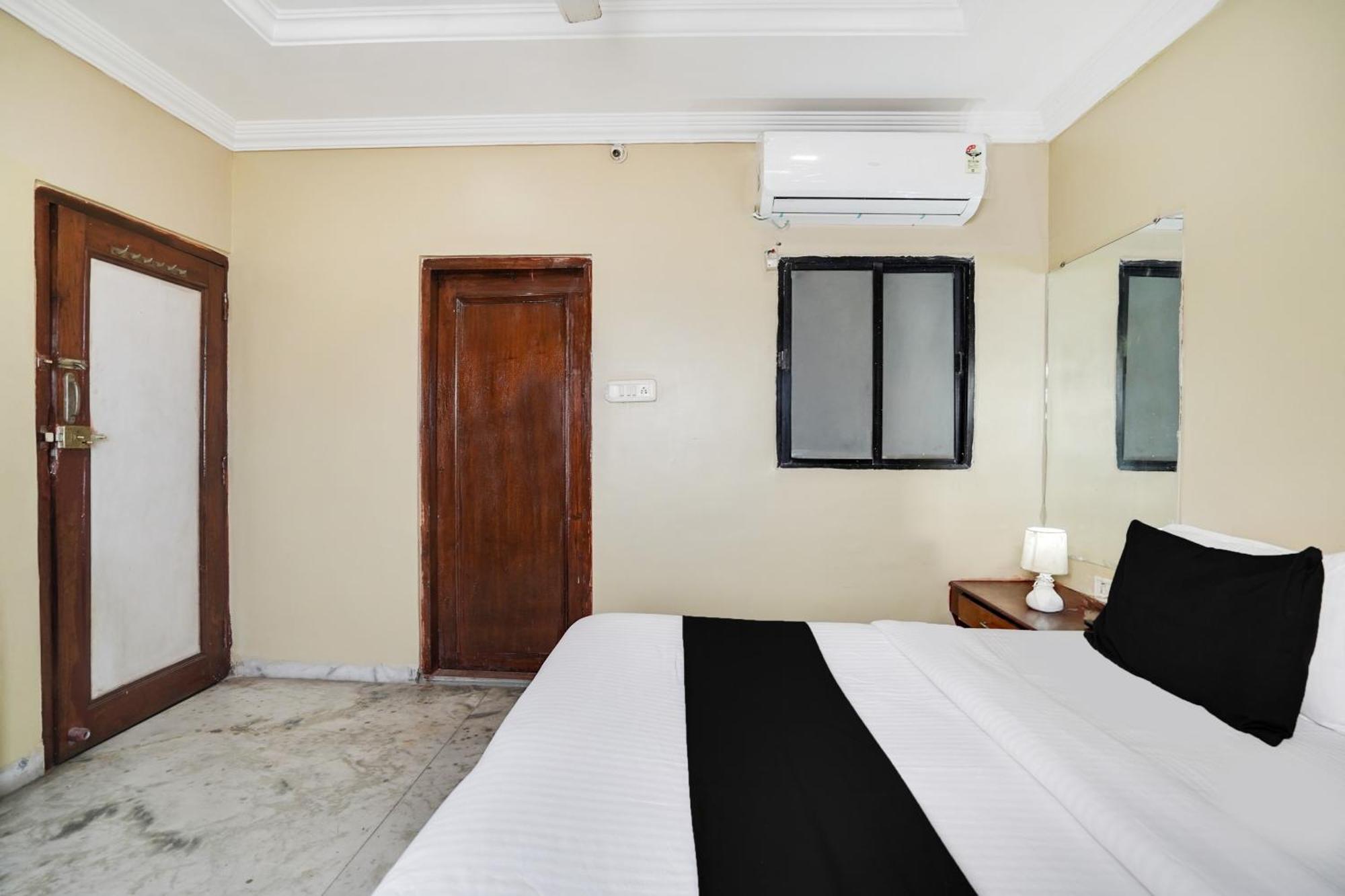 Super Hotel O Pithampur Formerly Ganga Residency Akolia المظهر الخارجي الصورة