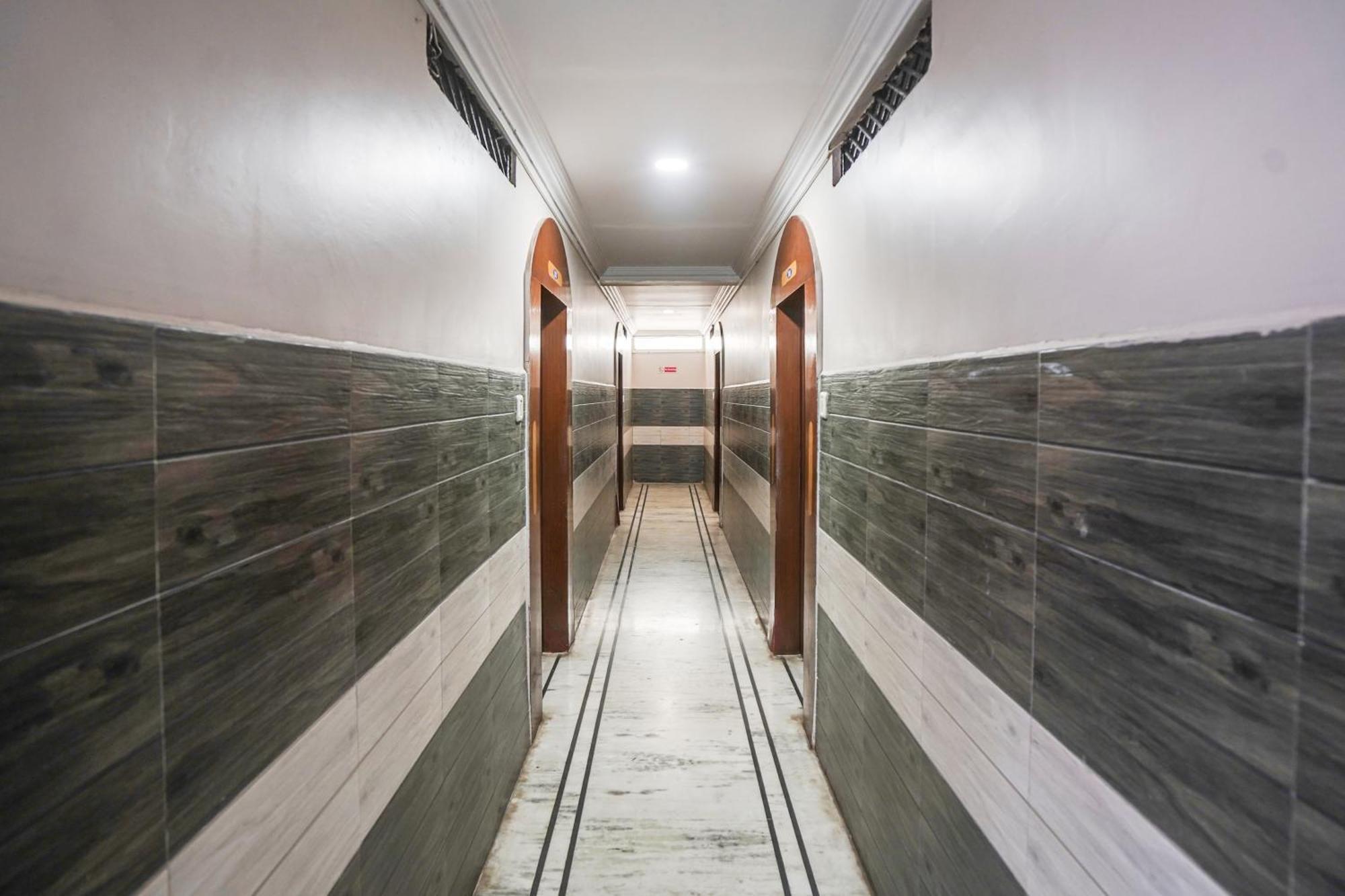 Super Hotel O Pithampur Formerly Ganga Residency Akolia المظهر الخارجي الصورة