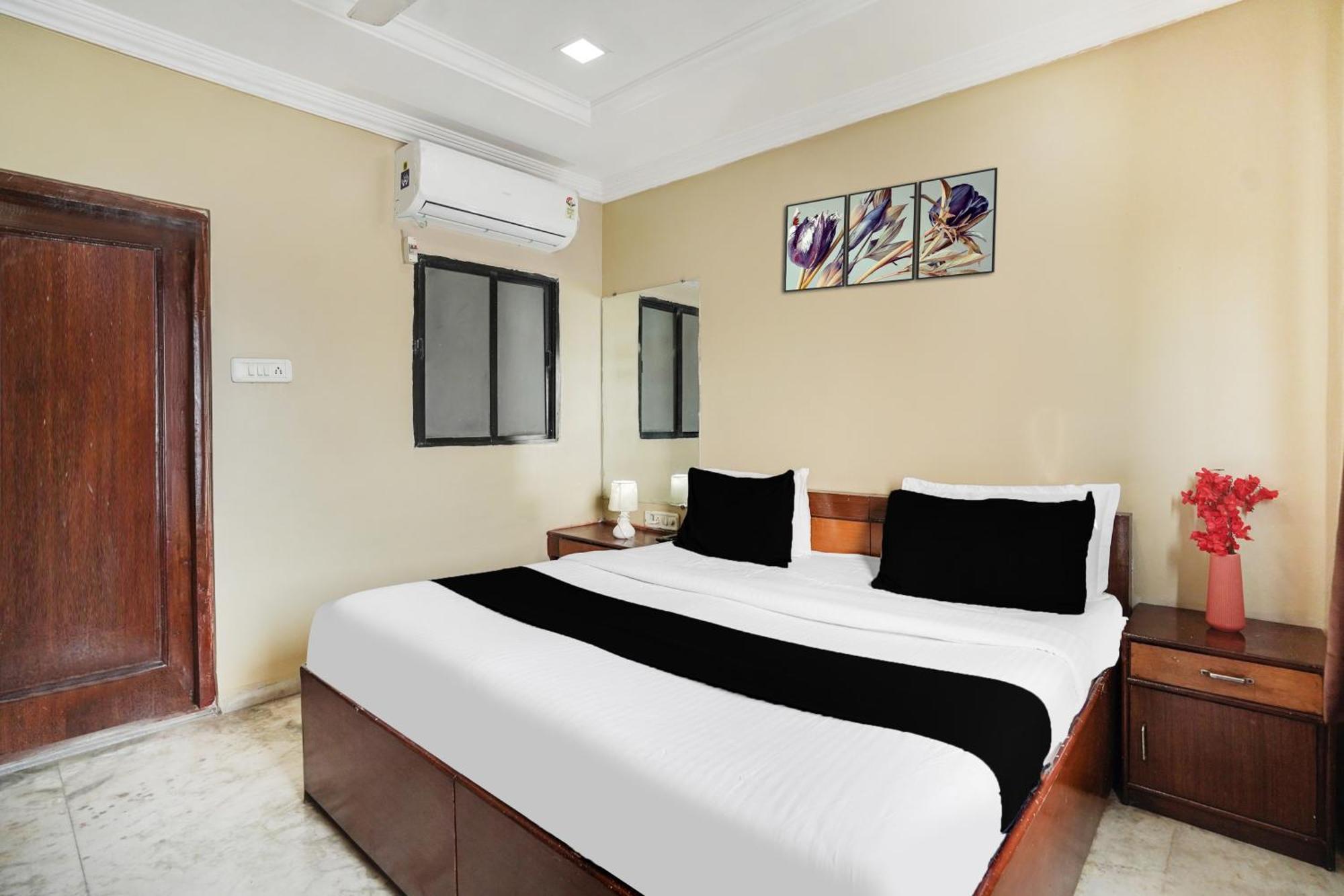 Super Hotel O Pithampur Formerly Ganga Residency Akolia المظهر الخارجي الصورة
